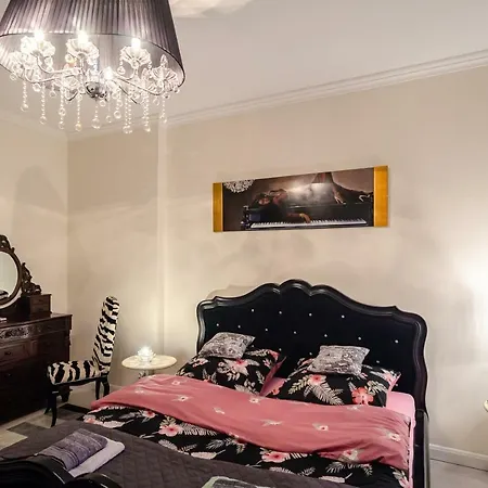 Evita Apartment *